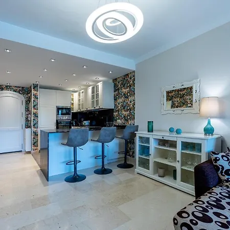 Amazing In Marbella-elviria ماربيا